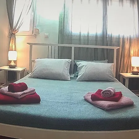 Sea Whisper , Golden Apartment